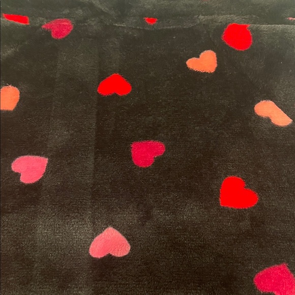 NWOT Victoria's Secret Short Plush Off Duty Loungewear Black Hearts Tie Robe M/L - Picture 13 of 13